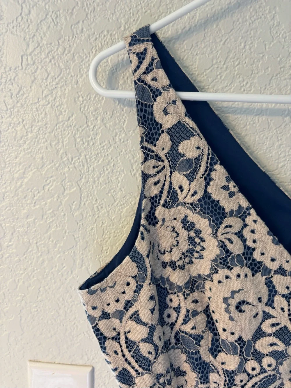 Vince Camuto Dress Size 14 Blue Cream Floral Lace V-Neck Midi A-Line Pockets EUC